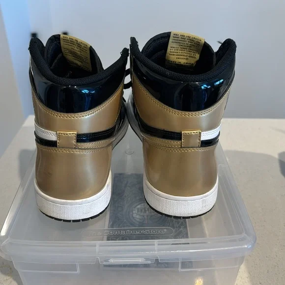 2018 Air Jordan 1 Retro High OG NRG
'Gold Toe' - Picture 4 of 8